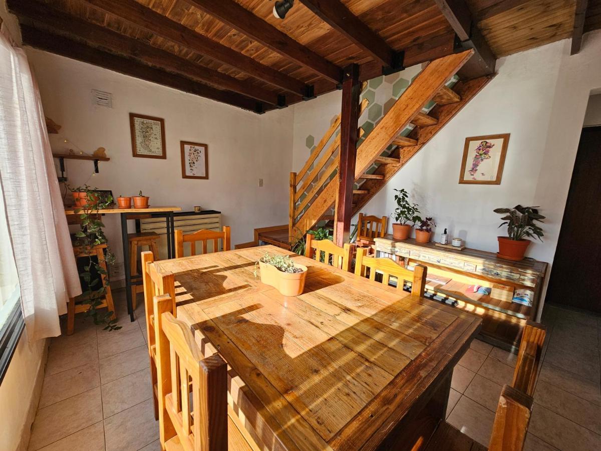 Yellow House Cottage El Chalten Exterior photo